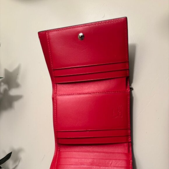 đź‘ Christian Louboutin Loubitag Graffiti Patent Mini Trifold Wallet-RARE! - Picture 7 of 10